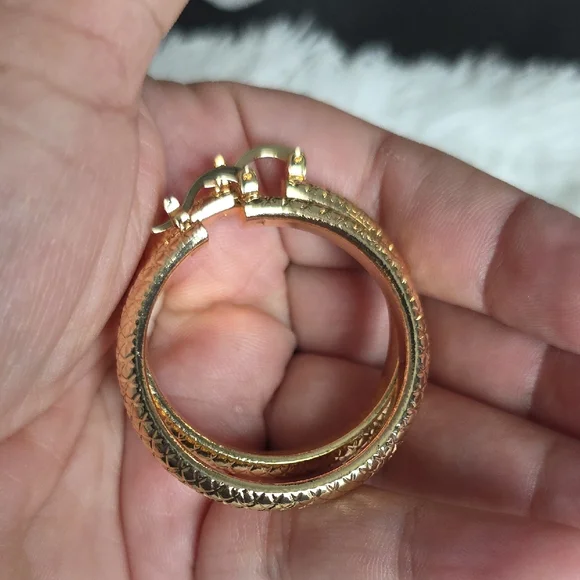 Elegant 14k Gold Plated Hoop Earrings - Picture 3 of 3